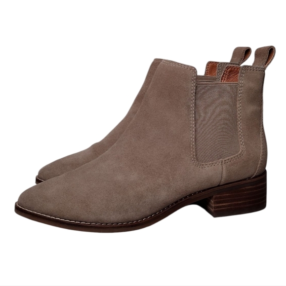 Lucky Brand Lufti Tan Suede Minimalist Neutral Low Stacked Heel Ankle Booties - Picture 1 of 11